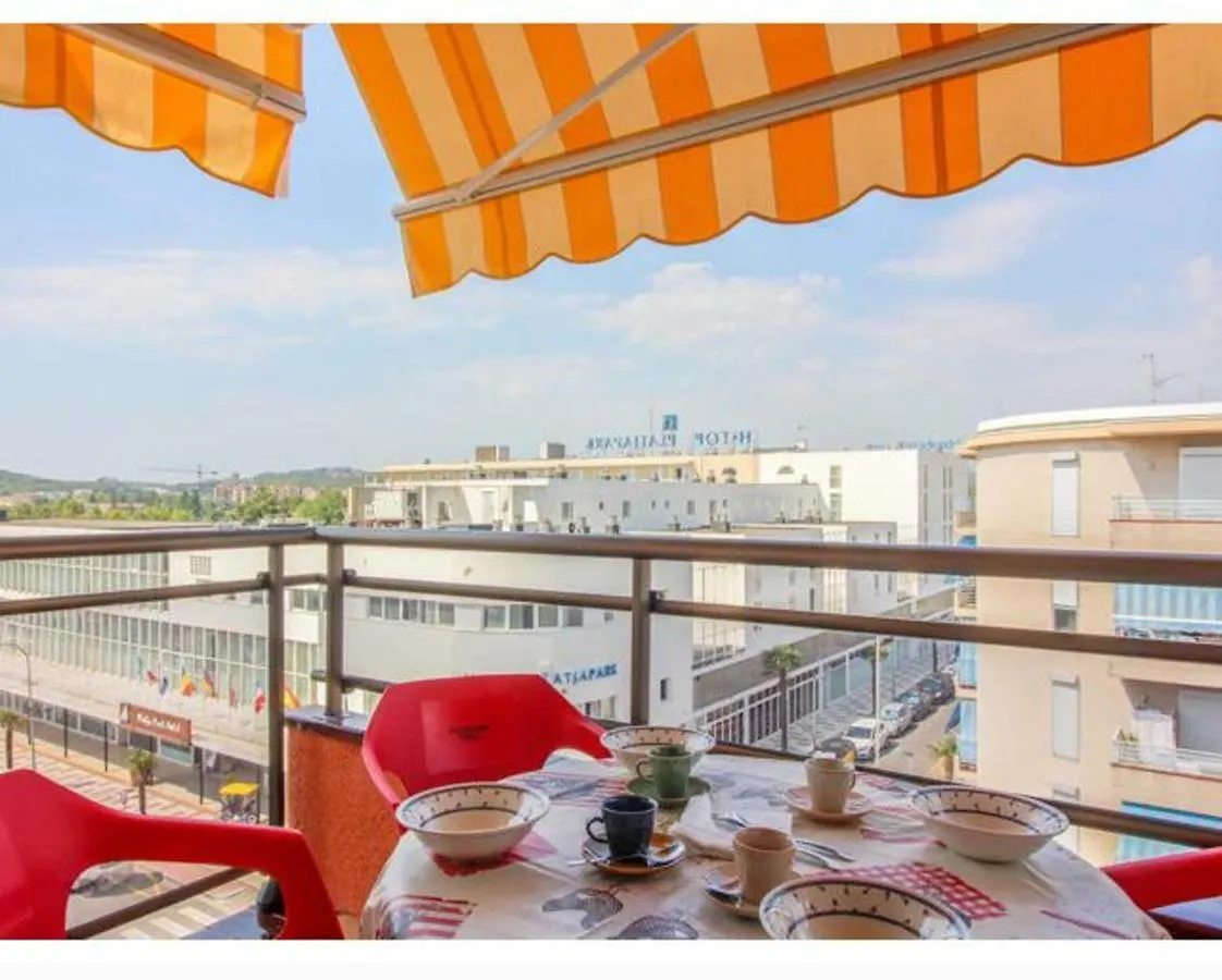 بلاتجا ذارو Apartment Carrer Juli Garreta